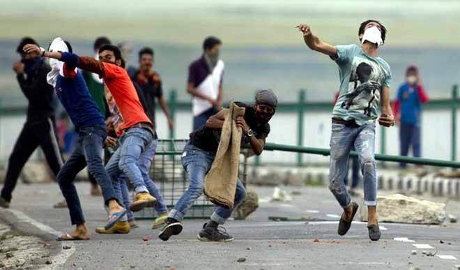 First FIR will be cancelled against those who pelted stones in Kashmir