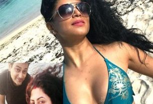 Vacations celebrate by Kavita Kaushik in Mauritius