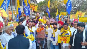 ਨਰਿੰਦਰ ਮੋਦੀ ਨੇ ਕੀਤਾ ਸਰੰਡਰ — ਗਾਇਬ ਹੋਇਆ ਗੈਸ ਸਿਲੰਡਰ!