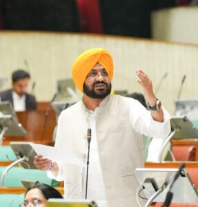 ਮਾਨ ਸਰਕਾਰ ਨੇ ਉਸਾਰੀ ਕਿਰਤੀਆਂ ਦੀਆਂ ਅਰਜ਼ੀਆਂ ਦੇ ਨਿਪਟਾਰੇ ਦਾ ਸਮਾਂ 165 ਦਿਨਾਂ ਤੋਂ ਘਟਾ ਕੇ 62 ਦਿਨ ਕੀਤਾ: ਕਿਰਤ ਮੰਤਰੀ ਤਰੁਨਪ੍ਰੀਤ ਸਿੰਘ ਸੌਂਦ