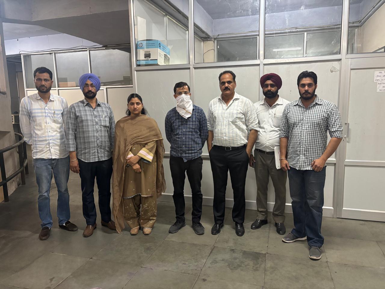 ਵਿਜੀਲੈਂਸ ਬਿਊਰੋ ਵੱਲੋਂ 1,00,000 ਰੁਪਏ ਰਿਸ਼ਵਤ ਲੈਂਦਾ ਡਰੱਗ ਇੰਸਪੈਕਟਰ ਰੰਗੇ ਹੱਥੀਂ ਕਾਬੂ