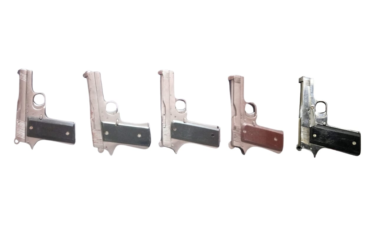 ਫਿਲੀਪੀਨਜ਼ ਅਤੇ ਯੂ.ਏ.ਈ. ਨਾਲ ਜੁੜੇ ਹਥਿਆਰ ਸਪਲਾਈ ਮਾਡਿਊਲ ਦਾ ਕਪੂਰਥਲਾ ਵਿੱਚ ਪਰਦਾਫ਼ਾਸ਼ ; ਇੱਕ ਨਾਬਾਲਗ਼ ਸਮੇਤ 2 ਵਿਅਕਤੀ 5 ਪਿਸਤੌਲਾਂ ਨਾਲ ਕਾਬੂ