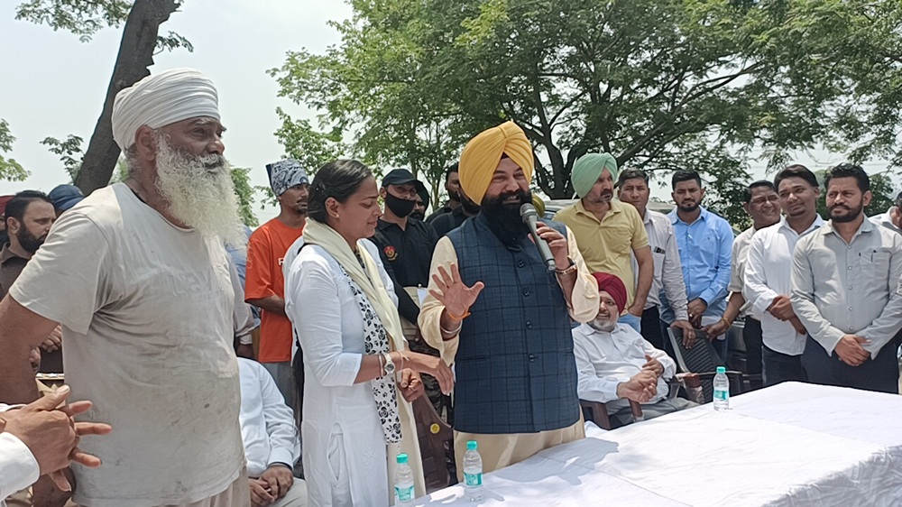 ਪੰਜਾਬ ਰਾਜ ਅਨੁਸੂਚਿਤ ਜਾਤੀਆਂ ਕਮਿਸ਼ਨ ਦੇ ਚੇਅਰਮੈਨ ਨੇ ਖੁੱਲ੍ਹੀ ਕਚਿਹਰੀ ਲਾ ਕੇ ਲੋਕਾਂ ਦੀਆਂ ਸਮੱਸਿਆਵਾਂ ਸੁਣੀਆਂ