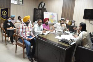 ਵਧੀਕ ਡਿਪਟੀ ਕਮਿਸ਼ਨਰ ਵੱਲੋਂ ਪਿੰਡਾਂ ’ਚ ਚੱਲ ਰਹੇ ਸੈਨੀਟੇਸ਼ਨ ਤੇ ਕੂੜਾ ਪ੍ਰਬੰਧਨ ਪ੍ਰਾਜੈਕਟਾਂ ਦੀ ਸਮੀਖਿਆ 