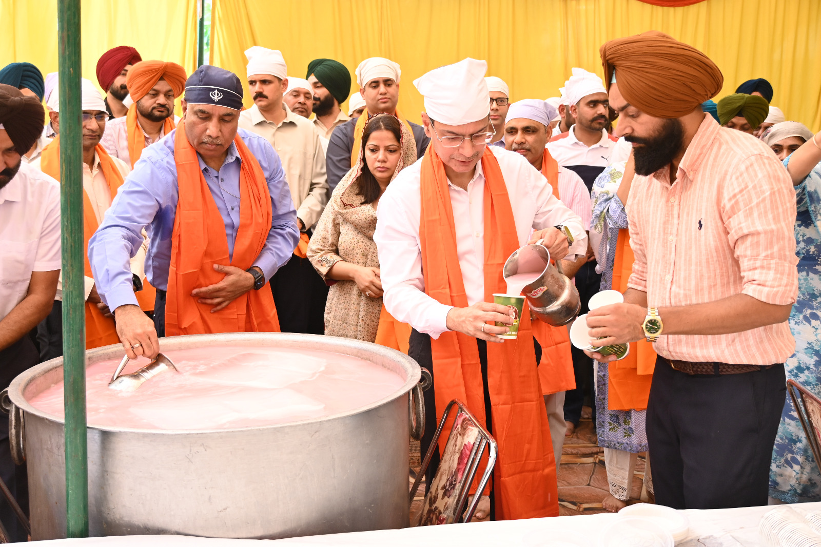 ਪੰਜਾਬ ਪੁਲਿਸ ਵੱਲੋਂ ਸ੍ਰੀ ਗੁਰੂ ਅਰਜਨ ਦੇਵ ਜੀ ਦੇ ਸ਼ਹੀਦੀ ਦਿਹਾੜੇ ਨੂੰ ਸਮਰਪਿਤ ‘ਛਬੀਲ’ ਲਗਾਈ ਗਈ