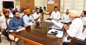 ਵਿੱਤ ਮੰਤਰੀ ਹਰਪਾਲ ਸਿੰਘ ਚੀਮਾ ਵੱਲੋਂ ਮੁਲਾਜ਼ਮ ਯੂਨੀਅਨਾਂ ਨਾਲ ਮੁਲਾਕਾਤ; ਜਾਇਜ਼ ਮੰਗਾਂ ’ਤੇ ਜਲਦ ਕਾਰਵਾਈ ਦਾ ਦਿੱਤਾ ਭਰੋਸਾ