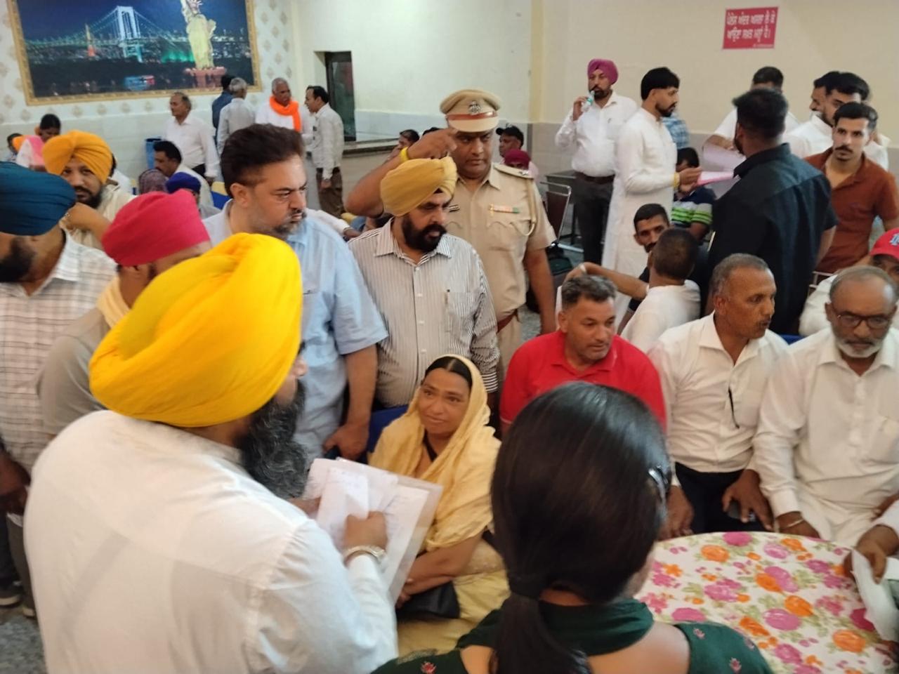 ਲੋਕ ਮਿਲਣੀ ਦੌਰਾਨ ਡਿਪਟੀ ਸਪੀਕਰ ਰੌੜੀ ਨੇ ਮੌਕੇ ‘ਤੇ ਕਰਵਾਇਆ ਲੋਕਾਂ ਦੀ ਸਮੱਸਿਆ ਦਾ ਹੱਲ