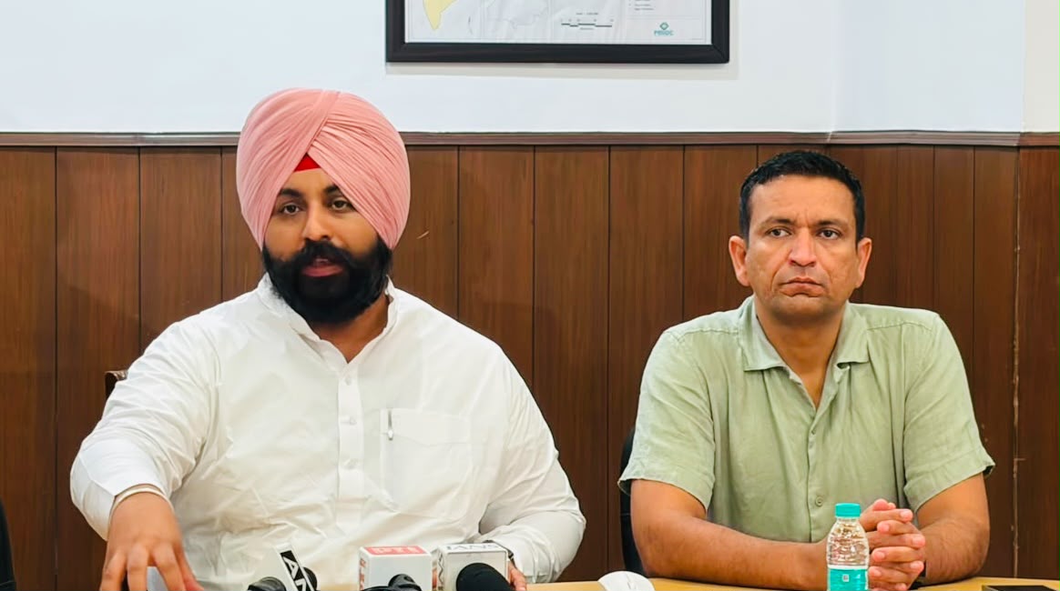 ਹਰਜੋਤ ਸਿੰਘ ਬੈਂਸ ਵੱਲੋਂ “ਮਿਸ਼ਨ ਕਲੀਨ ਪੰਜਾਬ” ਦੀ ਸ਼ੁਰੂਆਤ; ਸਾਰੇ ਐਮ.ਸੀ. ਅਧਿਕਾਰੀ ਰੋਜ਼ਾਨਾ ਸਵੇਰੇ 7 ਤੋਂ 8 ਵਜੇ ਤੱਕ ਫ਼ੀਲਡ ਵਿੱਚ ਹੋਣਗੇ