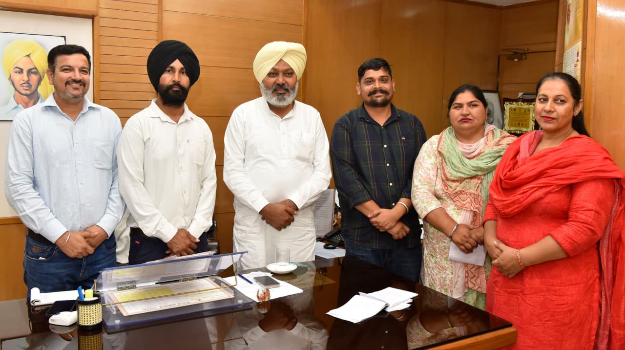 ਭਗਵੰਤ ਮਾਨ ਸਰਕਾਰ ਗੱਲਬਾਤ ਅਤੇ ਸਹਿਮਤੀ ਰਾਹੀਂ ਮੁਲਾਜ਼ਮਾਂ ਦੇ ਮਸਲੇ ਹੱਲ ਕਰਨ ਲਈ ਵਚਨਬੱਧ; ਵਿੱਤ ਮੰਤਰੀ ਹਰਪਾਲ ਸਿੰਘ ਚੀਮਾ ਵੱਲੋਂ ਸਿੱਖਿਆ ਵਿਭਾਗ ਦੀਆਂ 5 ਯੂਨੀਅਨਾਂ ਨਾਲ ਮੀਟਿੰਗਾਂ