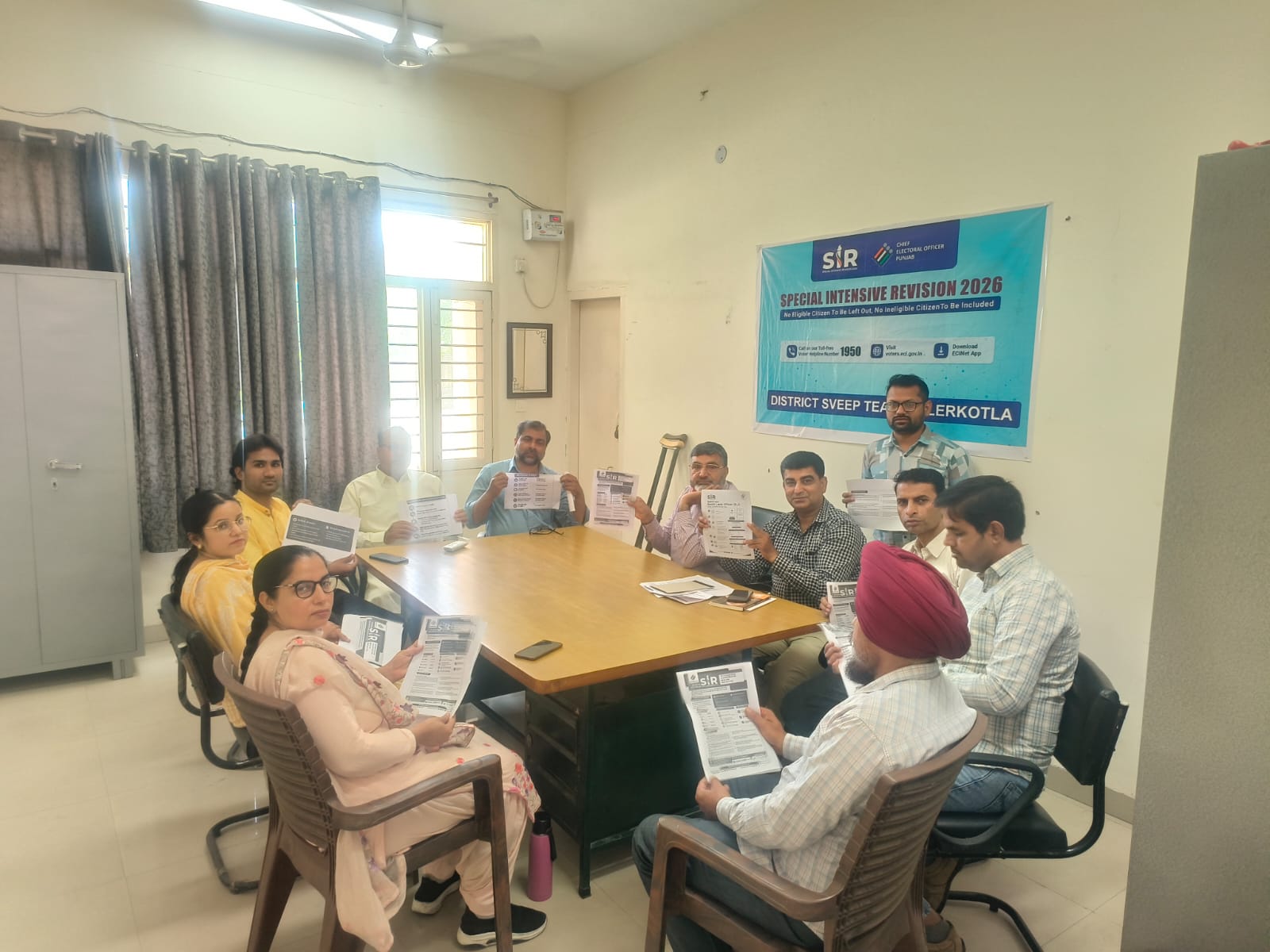 ਘਰ -ਘਰ ਜਾ ਕੇ ਨਾਗਰਿਕਾਂ ਨੂੰ ਕੀਤਾ ਜਾਵੇਗਾ ਜਾਗਰੂਕ, ਕੋਈ ਵੀ ਯੋਗ ਵੋਟਰ ਸੂਚੀ ਤੋਂ ਵਾਂਝਾ ਨਾ ਰਹੇ-ਡਾ. ਮੁਹੰਮਦ ਇਰਫਾਨ