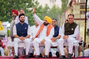 ਰਵਾਇਤੀ ਸਿਆਸੀ ਪਾਰਟੀਆਂ ਮੈਨੂੰ ਬਦਨਾਮ ਕਰਨ ਲਈ ਧਰਮ ਦੀ ਦੁਰਵਰਤੋਂ ਕਰ ਰਹੀਆਂ ਹਨ, ਉਹ ਇਸ ਗੱਲ ਨੂੰ ਹਜ਼ਮ ਨਹੀਂ ਕਰ ਪਾ ਰਹੀਆਂ ਕਿ ਤੁਹਾਡਾ ਪੁੱਤਰ ਪੰਜਾਬ ਵਿੱਚ ਇਮਾਨਦਾਰੀ ਨਾਲ ਸਰਕਾਰ ਚਲਾ ਰਿਹਾ ਹੈ: ਮੁੱਖ ਮੰਤਰੀ ਭਗਵੰਤ ਸਿੰਘ ਮਾਨ