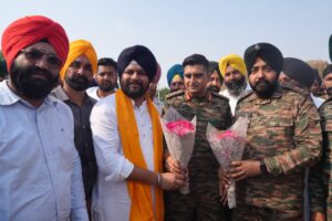 ਫਿਰੋਜ਼ਪੁਰ ਤੋਂ ਲੇਹ-ਲੱਦਾਖ ਲਈ ਰਵਾਨਾ ਹੋ ਰਹੀ 21 ਸਿੱਖ ਰੈਜੀਮੈਂਟ  ਦਾ ਵਿਧਾਇਕ ਲਾਲਪੁਰਾ ਵੱਲੋਂ ਨਿੱਘਾ ਸਵਾਗਤ