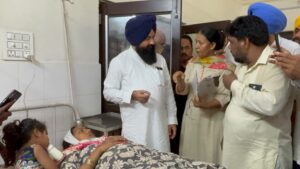 ਪੰਜਾਬ ਰਾਜ ਅਨੁਸੂਚਿਤ ਜਾਤੀਆਂ ਕਮਿਸ਼ਨ ਦੇ ਚੇਅਰਮੈਨ ਜਸਵੀਰ ਸਿੰਘ ਗੜ੍ਹੀ ਨੇ ਜ਼ਖ਼ਮੀ ਸਫ਼ਾਈ ਸੇਵਕਾਂ ਨਾਲ ਕੀਤੀ ਮੁਲਾਕਾਤ