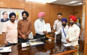 ਵਿੱਤ ਮੰਤਰੀ ਹਰਪਾਲ ਸਿੰਘ ਚੀਮਾ ਵੱਲੋਂ ਸਮਾਜਿਕ ਸੁਰੱਖਿਆ ਵਿਭਾਗ ਨੂੰ ਆਂਗਣਵਾੜੀ ਵਰਕਰਾਂ ਲਈ ਘੱਟੋ-ਘੱਟ 60 ਲੱਖ ਰੁਪਏ ਦਾ ਜੀਵਨ ਬੀਮਾ ਯਕੀਨੀ ਬਣਾਉਣ ਦੇ ਨਿਰਦੇਸ਼