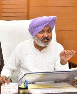 ਪੰਜਾਬ ਸਰਕਾਰ ਵੱਲੋਂ ਵੱਡੀ ਭਰਤੀ ਮੁਹਿੰਮ ਨੂੰ ਹਰੀ ਝੰਡੀ: ਵਿੱਤ ਮੰਤਰੀ ਹਰਪਾਲ ਸਿੰਘ ਚੀਮਾ ਵੱਲੋਂ ਹੈਲਥ ਵਰਕਰਾਂ ਦੀਆਂ 619 ਅਸਾਮੀਆਂ ਭਰਨ ਅਤੇ ਉਦਯੋਗ ਵਿਭਾਗ ਵਿੱਚ ਅਹੁਦਿਆਂ ਨੂੰ ਰਣਨੀਤਕ ਤੌਰ ‘ਤੇ ਸੁਰਜੀਤ ਕਰਨ ਦੀ ਪ੍ਰਵਾਨਗੀ