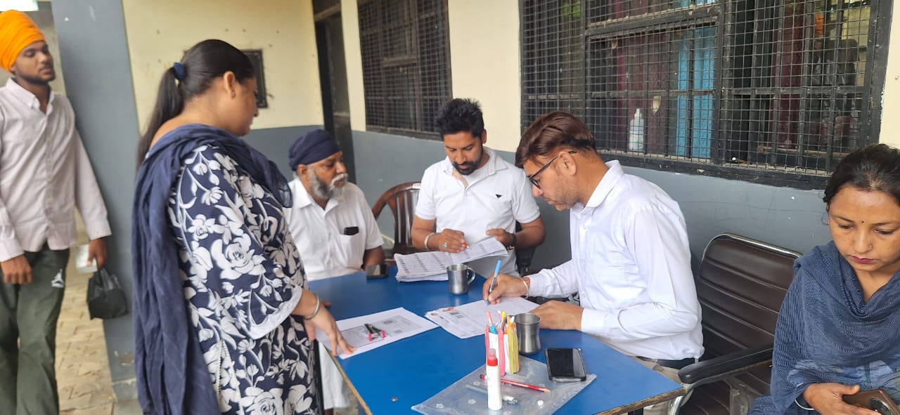 ਐਸ.ਆਈ.ਆਰ ਦੇ ਦੋ ਰੋਜ਼ਾ ਵਿਸ਼ੇਸ਼ ਕੈਂਪਾਂ ਨੂੰ ਮਿਲਿਆ ਜ਼ਿਲ੍ਹਾ ਵਾਸੀਆਂ ਦਾ ਭਰਵਾਂ ਹੁੰਗਾਰਾ