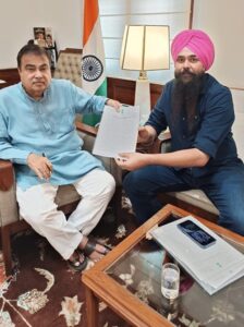 ਆਪ ਐਮਪੀ ਮਾਲਵਿੰਦਰ ਸਿੰਘ ਕੰਗ ਨੇ ਕੇਂਦਰੀ ਮੰਤਰੀ ਨਿਤਿਨ ਗਡਕਰੀ ਨਾਲ ਕੀਤੀ ਮੁਲਾਕਾਤ