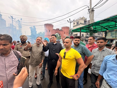 ਵਿਧਾਇਕ ਡਾ. ਅਜੇ ਗੁਪਤਾ ਨੇ ਲੋਕਾਂ ਦੀ ਬਿਹਤਰ ਸਿਹਤ ਲਈ ਹਲਕੇ ਦੇ ਹਰ ਵਾਰਡ ਵਿੱਚ ਫੋਗਿੰਗ ਮਸ਼ੀਨਾਂ ਭੇਜੀਆਂ