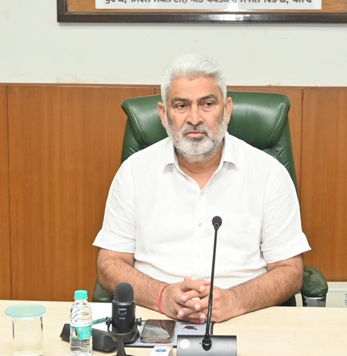 ਫੂਡ ਇੰਸਪੈਕਟਰ ਲੈਪਟਾਪਾਂ ਨਾਲ ਹੋਣਗੇ ਹਾਈਟੈੱਕ; ਲਾਲ ਚੰਦ ਕਟਾਰੂਚੱਕ ਨੇ ਡਿਜੀਟਲ ਪਹਿਲਕਦਮੀ ਲਈ ਦਿੱਤੀ ਮਨਜ਼ੂਰੀ