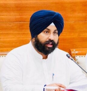 ਭਗਵੰਤ ਮਾਨ ਸਰਕਾਰ ਪ੍ਰਾਈਵੇਟ ਸਕੂਲਾਂ ਦੀਆਂ ਫ਼ੀਸਾਂ ਨੂੰ ਪੱਕੇ ਤੌਰ ‘ਤੇ ਨਿਯਮਤ ਕਰਨ ਲਈ ਮਾਨਸੂਨ ਇਜਲਾਸ ਦੌਰਾਨ ਵਿਧਾਨ ਸਭਾ ‘ਚ ਲਿਆਏਗੀ ਬਿੱਲ