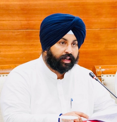 ਭਗਵੰਤ ਮਾਨ ਸਰਕਾਰ ਪ੍ਰਾਈਵੇਟ ਸਕੂਲਾਂ ਦੀਆਂ ਫ਼ੀਸਾਂ ਨੂੰ ਪੱਕੇ ਤੌਰ ‘ਤੇ ਨਿਯਮਤ ਕਰਨ ਲਈ ਮਾਨਸੂਨ ਇਜਲਾਸ ਦੌਰਾਨ ਵਿਧਾਨ ਸਭਾ ‘ਚ ਲਿਆਏਗੀ ਬਿੱਲ