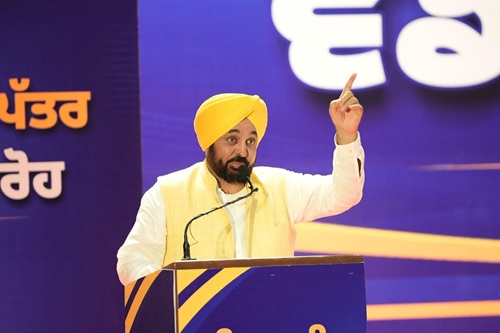 ਨਾ ਕੈਸ਼, ਨਾ ਫਰਮਾਇਸ਼: ਮੁੱਖ ਮੰਤਰੀ ਭਗਵੰਤ ਸਿੰਘ ਮਾਨ ਨੇ 866 ਨੌਜਵਾਨਾਂ ਨੂੰ ਸੌਂਪੇ ਸਰਕਾਰੀ ਨੌਕਰੀਆਂ ਦੇ ਨਿਯੁਕਤੀ ਪੱਤਰ
