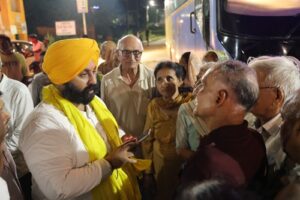 ਮੁੱਖ ਮੰਤਰੀ ਤੀਰਥ ਯਾਤਰਾ ਤਹਿਤ ਕੈਬਨਿਟ ਮੰਤਰੀ ਹਰਜੋਤ ਸਿੰਘ ਬੈਂਸ ਵੱਲੋਂ ਨੰਗਲ ਤੋਂ ਤਿੰਨ ਹੋਰ ਬੱਸਾਂ ਰਵਾਨਾ