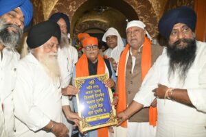 ਪੰਜਾਬ ਦੇ ਰਾਜਪਾਲ ਗੁਲਾਬ ਚੰਦ ਕਟਾਰੀਆ ਸ਼੍ਰੀ ਸਿੱਧ ਬਾਬਾ ਸੋਢਲ ਮੰਦਿਰ ਵਿਖੇ ਹੋਏ ਨਤਮਸਤਕ