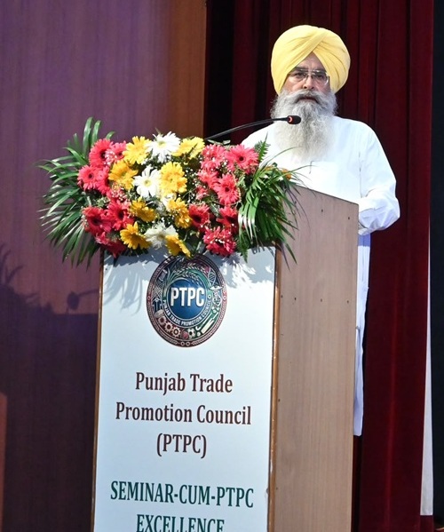 ਸਾਨੂੰ ਉਤਪਾਦਨ ਦੇ ਨਾਲ-ਨਾਲ ਆਪਣੇ ਉਤਪਾਦਾਂ ਦਾ ਬਿਹਤਰ ਮੰਡੀਕਰਨ ਕਰਨਾ ਵੀ ਆਉਣਾ ਚਾਹੀਦੈ: ਗੁਰਮੀਤ ਸਿੰਘ ਖੁੱਡੀਆਂ