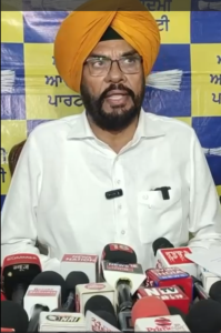 ਪੰਜਾਬ ਨਾਲ ਧੋਖਾ ਕਰਨ ਤੋਂ ਬਾਅਦ ਰਾਘਵ ਚੱਢਾ ਹੁਣ ਸੂਬੇ ਨੂੰ ਬਦਨਾਮ ਕਰਨ ਦੀ ਕੋਸ਼ਿਸ਼ ਕਰ ਰਹੇ ਹਨ, ਲੋਕ ਉਨ੍ਹਾਂ ਨੂੰ ਕਦੇ ਮਾਫ਼ ਨਹੀਂ ਕਰਨਗੇ: ਕੁਲਦੀਪ ਸਿੰਘ ਧਾਲੀਵਾਲ