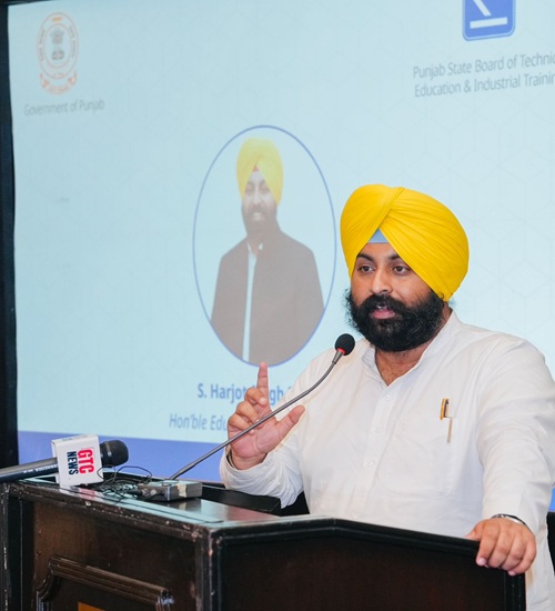 ਪੰਜਾਬ ਨੂੰ ਤਕਨੀਕੀ ਸਿੱਖਿਆ ਵਿੱਚ ਨੰਬਰ 1 ਸੂਬਾ ਬਣਾਉਣ ਲਈ ਕਰਵਾਏ ਖੇਤਰੀ ਉਦਯੋਗ-ਅਕਾਦਮਿਕ ਸੰਮੇਲਨ ਦੌਰਾਨ ਉਦਯੋਗਾਂ ਤੇ ਅਕਾਦਮਿਕ ਸੰਸਥਾਵਾਂ ਨੂੰ ਇੱਕ ਮੰਚ ‘ਤੇ ਲਿਆਂਦਾ