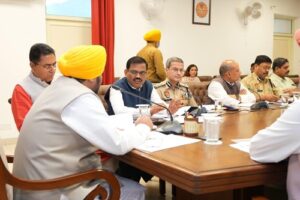 ਮੁੱਖ ਮੰਤਰੀ ਭਗਵੰਤ ਸਿੰਘ ਮਾਨ ਵੱਲੋਂ ‘ਯੁੱਧ ਨਸ਼ਿਆਂ ਵਿਰੁੱਧ’ ਮੁਹਿੰਮ ਬਾਰੇ ਉੱਚ-ਪੱਧਰੀ ਸਮੀਖਿਆ ਮੀਟਿੰਗ ਦੀ ਪ੍ਰਧਾਨਗੀ, ਨਸ਼ਿਆਂ ਵਿਰੁੱਧ ਫੈਸਲਾਕੁੰਨ ਕਦਮ ਚੁੱਕਣ ਲਈ ਕਿਹਾ