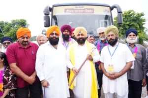 ਕੀਰਤਪੁਰ ਸਾਹਿਬ ਤੋਂ ਮੁੱਖ ਮੰਤਰੀ ਤੀਰਥ ਯਾਤਰਾ ਤਹਿਤ ਬੱਸ ਨੂੰ ਕੈਬਨਿਟ ਮੰਤਰੀ ਹਰਜੋਤ ਬੈਂਸ ਨੇ ਕੀਤਾ ਰਵਾਨਾ