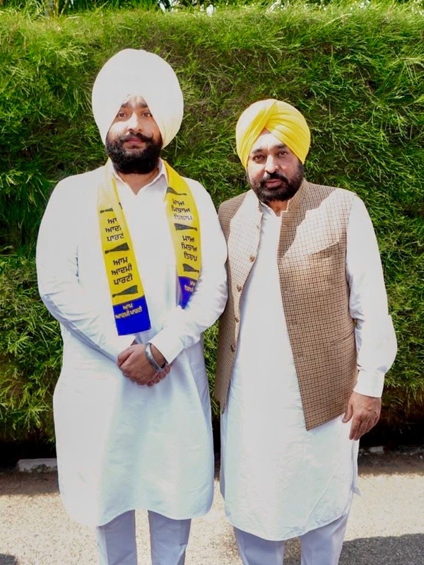 ਟਕਸਾਲੀ ਅਕਾਲੀ ਆਗੂ ਰਣਤੇਜ ਸਿੰਘ ਪੋਵਾਰ ‘ਆਪ’ ਵਿੱਚ ਸ਼ਾਮਲ