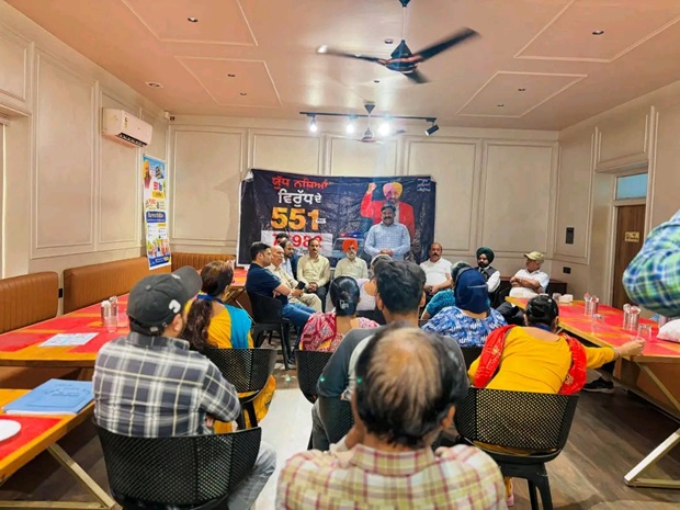 ‘ਯੁੱਧ ਨਸ਼ਿਆ ਵਿਰੁੱਧ’ ਮੁਹਿੰਮ ਤਹਿਤ ਵਾਰਡ ਡਿਫੈਂਸ ਕਮੇਟੀਆਂ ਨਾਲ ਮੀਟਿੰਗ, ਵਾਰਡ ਨੰਬਰ 17 ਤੇ 31 ਵਿੱਚ ਲੋਕਾਂ ਨੂੰ ਨਸ਼ਿਆਂ ਵਿਰੁੱਧ ਕੀਤਾ ਲਾਮਬੰਦ
