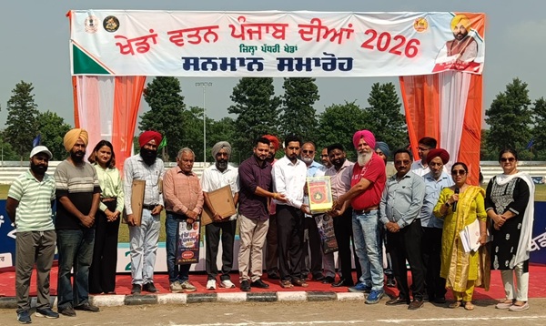 ਖੇਡਾਂ ਵਤਨ ਪੰਜਾਬ ਦੀਆਂ ਦੇ ਜੇਤੂ ਖਿਡਾਰੀਆਂ ਨੂੰ ਵਿਧਾਇਕ ਐਡਵੋਕੇਟ ਦਿਨੇਸ਼ ਚੱਢਾ ਨੇ ਵੰਡੇ ਇਨਾਮ