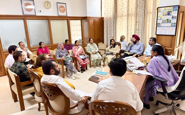 ਆਂਗਣਵਾੜੀ ਵਰਕਰਾਂ ਤੇ ਹੈਲਪਰਾਂ ਦੀ ਹਰ ਜਾਇਜ਼ ਮੰਗ ਦਾ ਤਰਜੀਹੀ ਆਧਾਰ ‘ਤੇ ਹੋਵੇਗਾ ਨਿਪਟਾਰਾ: ਡਾ. ਬਲਜੀਤ ਕੌਰ
