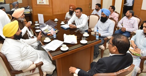 ਭਗਵੰਤ ਮਾਨ ਸਰਕਾਰ ਨੇ 180 ਈ.ਟੀ.ਟੀ. ਅਧਿਆਪਕਾਂ ਦੀ ਤਨਖਾਹ ਅਸਮਾਨਤਾ ਖ਼ਤਮ ਕਰਨ ਵੱਲ ਵਧਾਇਆ ਕਦਮ, ਯੂਨੀਅਨ  ਦੇ ਮਾਮਲੇ ਨਾਲ ਸੰਬੰਧਿਤ ਜਾਂਚ ਵਿੱਚ ਤੇਜ਼ੀ ਲਿਆਂਦੀ ਜਾਵੇਗੀ: ਹਰਪਾਲ ਸਿੰਘ ਚੀਮਾ