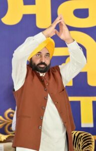 ਮੁੱਖ ਮੰਤਰੀ ਭਗਵੰਤ ਸਿੰਘ ਮਾਨ ਨੇ ‘ਲਾਲ ਲਕੀਰ’ ਅੰਦਰ ਬਣੇ ਮਕਾਨਾਂ ਦੇ ਮਾਲਕਾਨਾ ਹੱਕ ਦਿੱਤੇ; ਦਹਾਕਿਆਂ ਦੀ ਉਡੀਕ ਖ਼ਤਮ ਹੋਈ