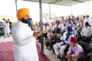 ਕੈਬਨਿਟ ਮੰਤਰੀ ਹਰਜੋਤ ਸਿੰਘ ਬੈਂਸ ਨੇ ਪਿੰਡ ਖਾਨਪੁਰ ਵਿਖੇ ਲੋਕ ਮਿਲਣੀ ਦੌਰਾਨ ਸੁਣੀਆਂ ਲੋਕਾਂ ਦੀਆਂ ਸਮੱਸਿਆਵਾਂ