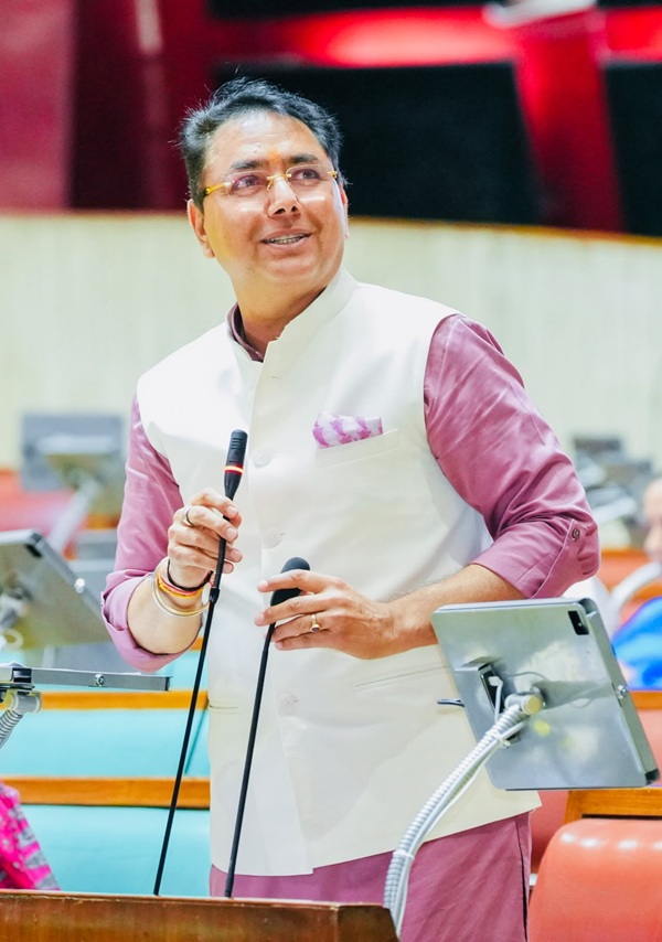 ਭਾਰਤ ’ਚ ਸੰਸਥਾਵਾਂ ਦੀ ਭਰੋਸੇਯੋਗਤਾ ਗੰਭੀਰ ਸੰਕਟ ਵਿੱਚ, ਲੋਕਾਂ ਨੂੰ ’ਚੁਣੀ ਹੋਈ ਤਾਨਾਸ਼ਾਹੀ’ ਵੱਲ ਧੱਕਿਆ ਜਾ ਰਿਹੈ: ਅਮਨ ਅਰੋੜਾ ਵੱਲੋਂ ਚੋਣ ਕਮਿਸ਼ਨ ਦੀ ਖੁਦਮੁਖਤਿਆਰੀ ਦੇ ਮੁੱਦੇ ‘ਤੇ ਕੇਂਦਰ ਸਰਕਾਰ ਦੀ ਤਿੱਖੀ ਆਲੋਚਨਾ