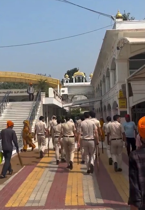 ਮੋਦੀ ਦੀ ਦਿੱਲੀ ਪੁਲਿਸ ਜੁੱਤੇ ਪਾ ਕੇ ਅਤੇ ਨੰਗੇ ਸਿਰ ਗੁਰਦੁਆਰਾ ਬੰਗਲਾ ਸਾਹਿਬ ਵਿੱਚ ਦਾਖਲ ਹੋਈ, ਗੁਰੂ ਘਰ ਦੀ ਪਵਿੱਤਰਤਾ ਦੀ ਉਲੰਘਣਾ ਕੀਤੀ: ਕੁਲਤਾਰ ਸਿੰਘ ਸੰਧਵਾਂ